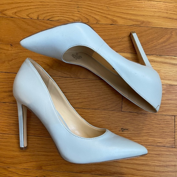 Nine West Heels / Pumps - Picture 3 of 5